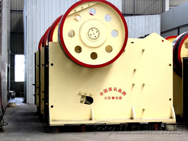 礦石破碎機設(shè)備如何選擇？河南破碎機廠家