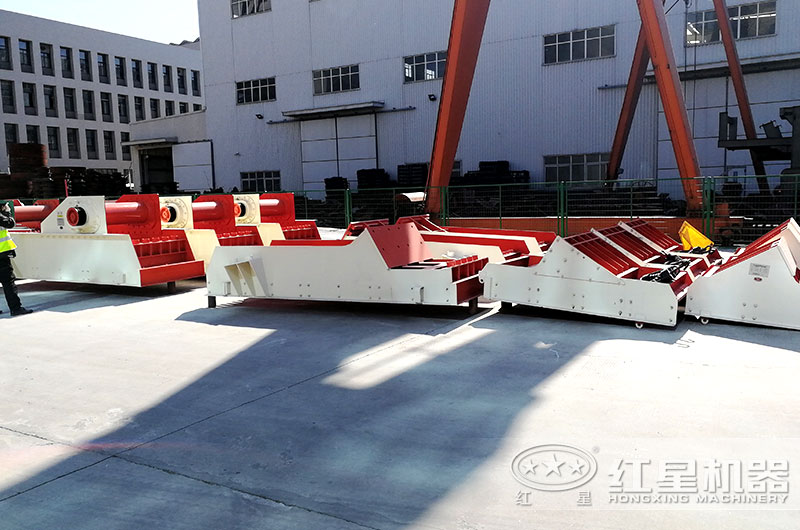 振動(dòng)給料機(jī)現(xiàn)貨供應(yīng)，型號(hào)全