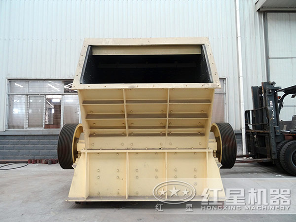 1315反擊式破碎機時產(chǎn)量可達多少噸？