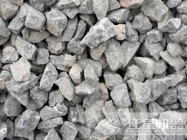 粉碎石灰石建議使用的大型礦石破碎機(jī)是鱷嘴式的，還是錘式的？