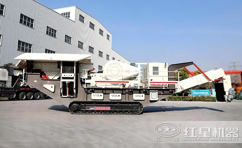 大型采石場用以柴油為動力的履帶破碎機(jī)更高產(chǎn)、環(huán)保