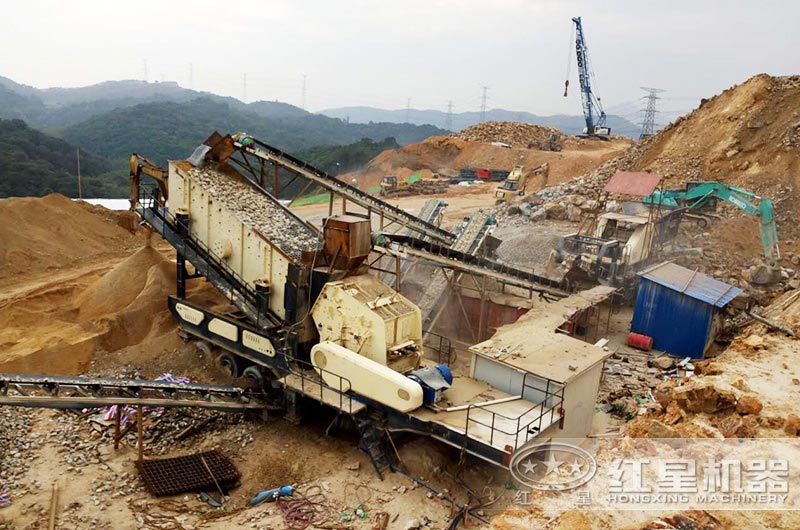 移動(dòng)反擊碎石機(jī)用于建筑垃圾處理