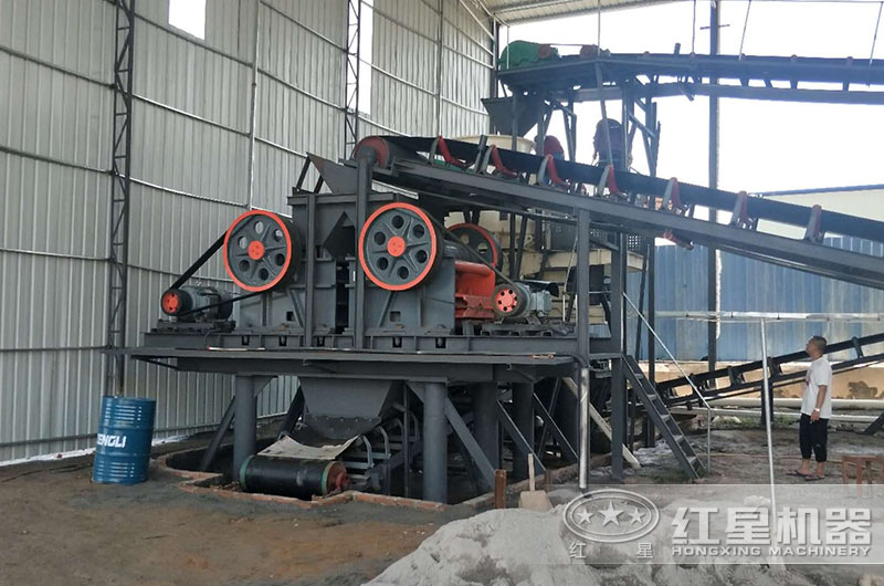 顎式碎裂設備的顎板有什么作用？宜采用哪種材料制作？